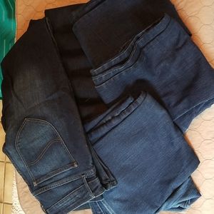 8 pair of Lee jeans